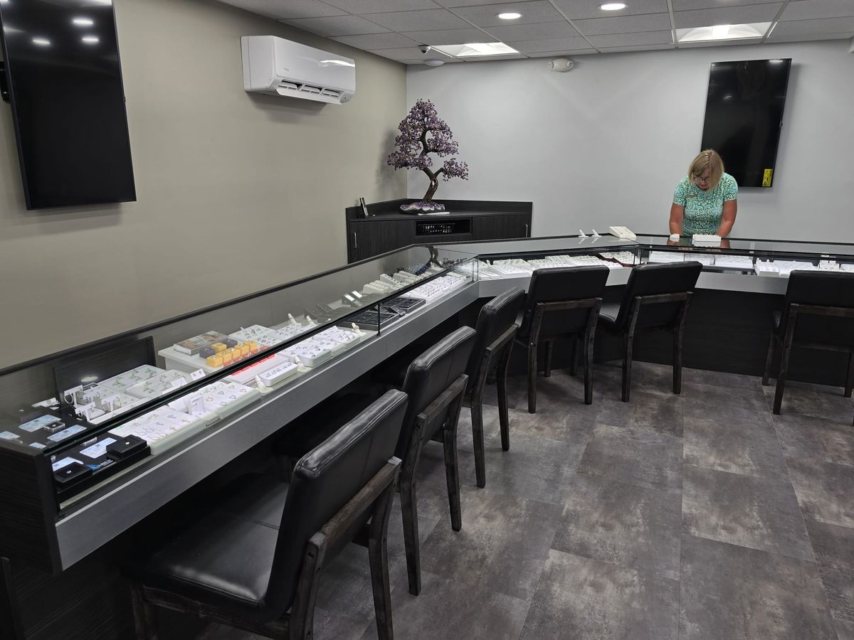 continuous l-shaped display casework